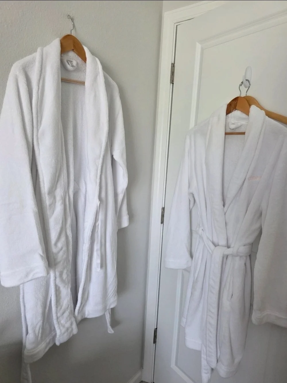Calvin Klein White Plush Shawl-Collar Robe with Tie Belt